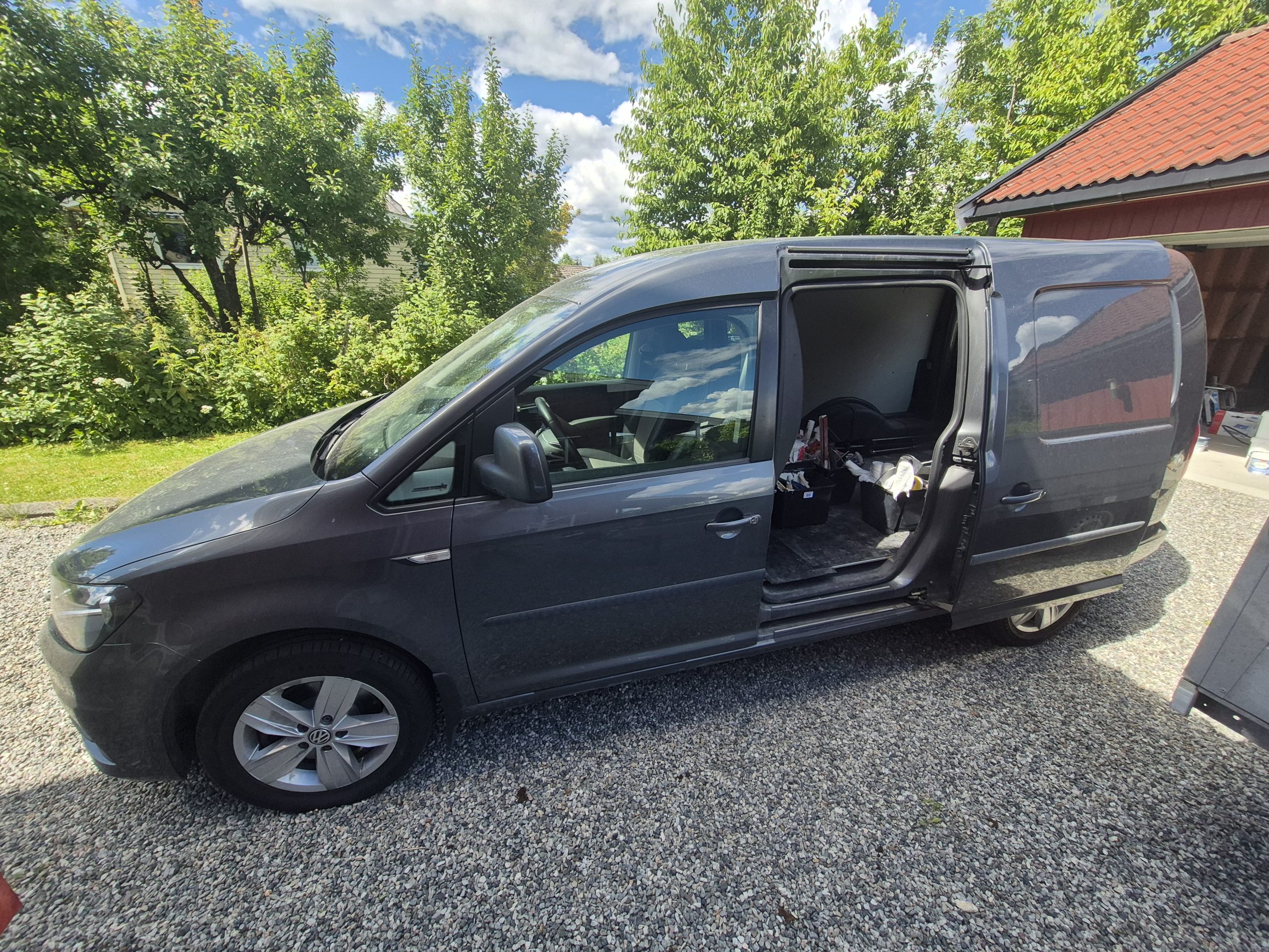20260701_135835 Fra konkursboet til Malerteam AS har vi en KJ 21025 VOLKSWAGEN CADDY - Bilde 1