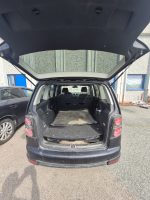 På vegne av bobestyrer har vi en Volkswagen Touran til salgs. 2009 - Bilde 3